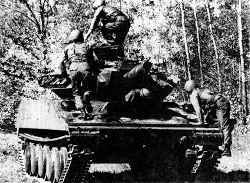 Photo: M551 Light Tank (Sheridan)